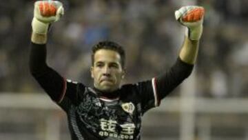 Toño celebra un gol del Rayo.
