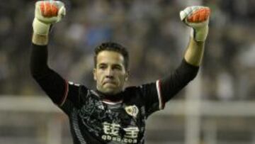 To&ntilde;o celebra un gol del Rayo.