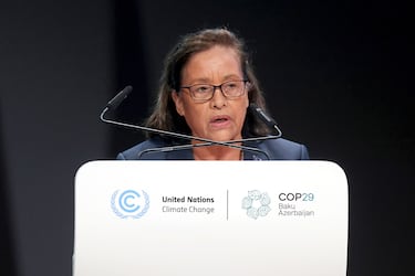 Forma de gobierno: República democrática | Heine es una profesora y política independiente de ideología de centroizquierda. Es una conocida propulsora de los derechos de la mujer y la educación en el Pacífico. Ejerce su segundo mandato desde el 3 de enero de 2024, habiendo ocupado previamente la presidencia entre enero de 2016 y enero de 2020. 