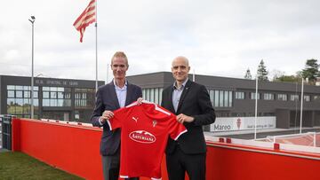 22-10-2024. DAVID GUERRA, PRESIDENTE EJECUTIVO DEL SPORTING, Y JOSÉ ARMANDO TELLADO, DIRECTOR GENERAL DE CAPSA FOOD (CENTRAL LECHERA ASTURIANA).