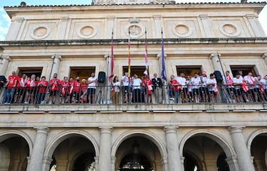 Le車n celebra el regreso de la Cultural al f迆tbol profesional