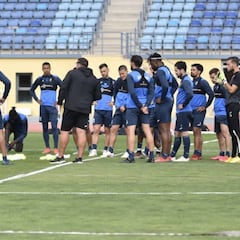 Sandoval se estrena de azulón 93 días después de su fichaje