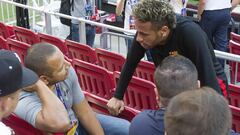 Neymar habla con su padre este verano durante la gira estadounidense 