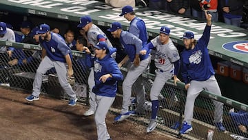 CHICAGO, IL - OCTOBER 19: The Los Angeles Dodgers celebrate defeating the Chicago Cubs 11-1 in game five of the National League Championship Series at Wrigley Field on October 19, 2017 in Chicago, Illinois. The Dodgers advance to the 2017 World Series. Dylan Buell/Getty Images/AFP
== FOR NEWSPAPERS, INTERNET, TELCOS & TELEVISION USE ONLY ==
