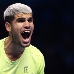 Alcaraz evita a Sinner en semifinales y acabará el año como número uno