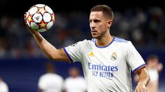 FILE PHOTO: Eden Hazard with the match ball after Real Madrid&#039;s Champions League Group D match against Sheriff Tiraspol at the Santiago Bernabeu, Madrid, Spain, September 28, 2021.  REUTERS/Juan Medina/File Photo