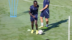 29/09/22 CADIZ CF ENTRENAMIENTO
 AWER MABIL CON ANTONIO BLANCO