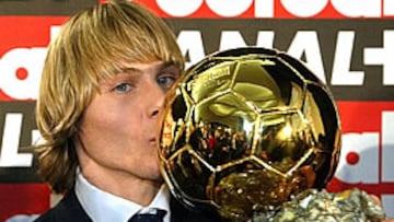 <b>GANADOR</b>. Pavel Nedved consiguió el Balón de Oro por delante de Henry y Maldini.