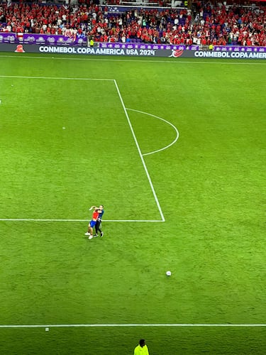 La eliminación de la Roja termina en escándalo: esto hicieron los hinchas chilenos en Orlando