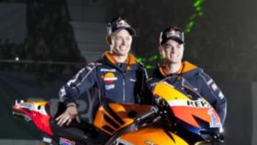<b>EQUIPO ESTELAR. </b>Stoner y Pedrosa, en la presentación 2012.