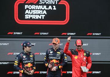 Sergio Pérez, Max Verstappen (Red Bull) y Carlos Sainz (Ferrari). Spielberg, Austria. F1 2023.