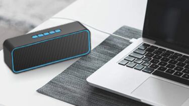 Este altavoz port¨¢til con bluetooth asegura una autonom¨ªa de hasta 12 horas y cuesta menos de 20 euros