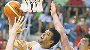 <b>CON FUERZA. </b>Reyes ha destacado en los primeros partidos.