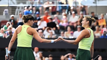 Paula Badosa y Aryna Sabalenka en Brisbane.