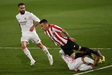 Lucas Vázquez con Álex Berenguer y Dani Carvajal.