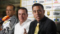 César Farías, nuevo entrenador de Águilas Doradas.