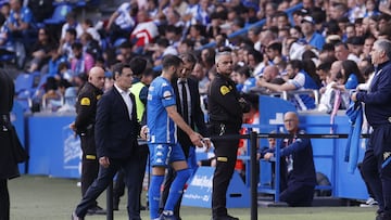 Antoñito, en el momento de ser sustituido ante el Alcorcón.