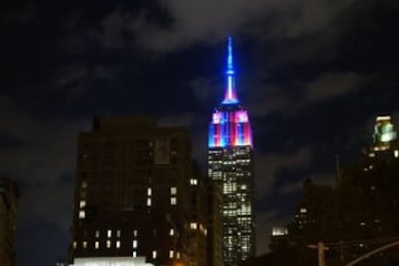 The Empire State Building is lit in the colors of the FC Barcelona football club in honor of the team's 10-year global partnership with UNICEF on September 7, 2016 in New York.