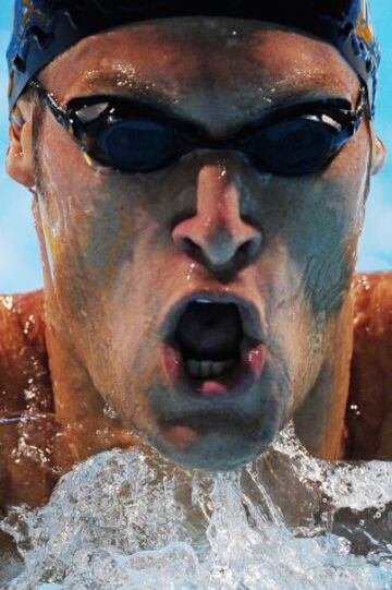 Federico Turrini de Italia compitiendo en la prueba de 400m individuales