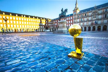 La Plaza Mayor dio la bienvenida al Larry O'Brien.