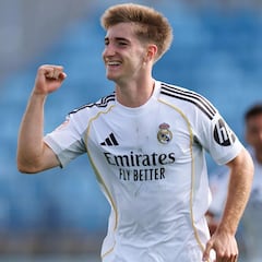 César Palacios golpea la puerta