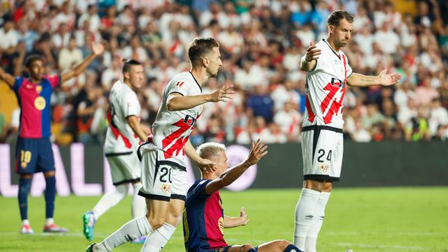 Iturralde: “Koundé pisa a Chavarría y es suficiente para pitar falta”