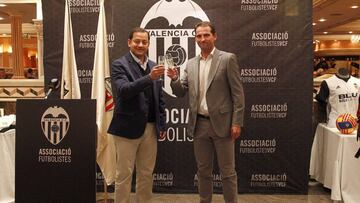 Anil Murthy y Fernando Giner, en la comida de la Asociación de Futbolistas.