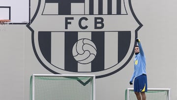 João Cancelo, en un entrenamiento del Barça