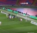 El polémico inicio de la remontada del Barça: el Valencia se queja y mucho del 2-2