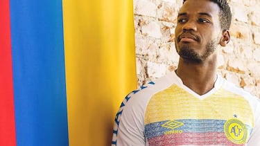 Chapecoense de Brasil lanza camiseta en honor a Colombia