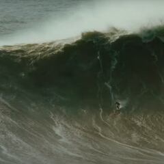 Miguel Blanco, contra la cruda fuerza de las olas gigantes