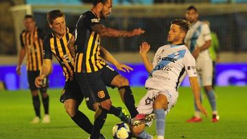 Imagen del empate a un gol entre Temperley y Central.