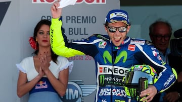 Rossi celebra su victoria en Jerez.