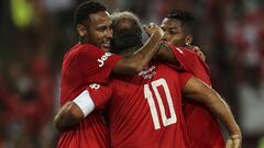Zico y Neymar unidos por homenaje a Chapecoense en el Maracaná