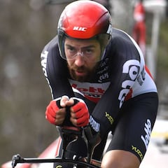 De Gendt 'apoya' a Cortina: una gran vuelta de 63 etapas