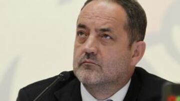 <b>BALÓN DE OXÍGENO. </b>Agapito Iglesias, durante la Junta del lunes.