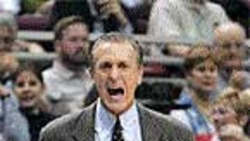 Pat Riley, técnico de Miami.