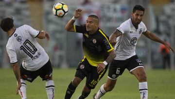 Los albos superan momentáneamente a los peruanos.