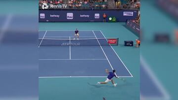 Puso al mundo a sus pies: el puntazo escandaloso de Alcaraz que hizo estallar a toda la grada