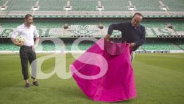 El maestro y el artista: la vuelta de Joaquín resucita al ‘CurroBetis’