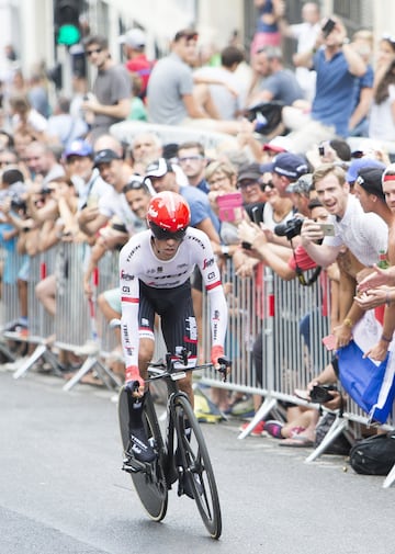 Alberto Contador durante la crono del Tour de Francia 2017.