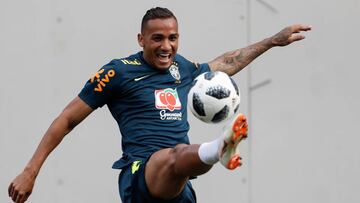 Danilo, con Brasil.