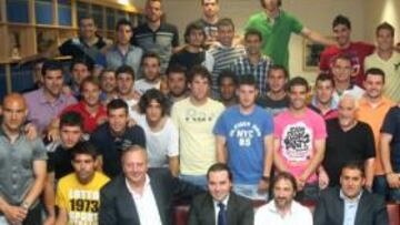 La plantilla del Rayo brindó por el ascenso en AS