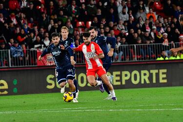 Aprobados y suspensos del Cádiz: indignación por un penalti imposible de cotejar