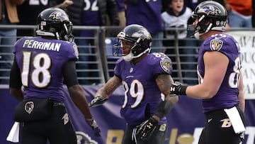 BALTIMORE, MD - DECEMBER 4: Wide receiver Breshad Perriman #18 of the Baltimore Ravens celebrates with teammates wide receiver Steve Smith #89 and tight end Nick Boyle #86 after scoring a fourth quarter touchdown against the Miami Dolphins at M&amp;T Bank Stadium on December 4, 2016 in Baltimore, Maryland.   Rob Carr/Getty Images/AFP
 == FOR NEWSPAPERS, INTERNET, TELCOS &amp; TELEVISION USE ONLY ==