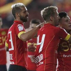 Aránguiz y Pinares lideran el triunfo de Unión ante Cobresal