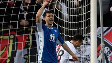 El Betis, como el Valencia, carga contra el arbitraje en Vallecas:
"No hay explicación posible"