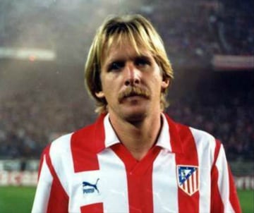 El mediocampista alemán fue compañero del delantero mexicano en el Atlético de Madrid.