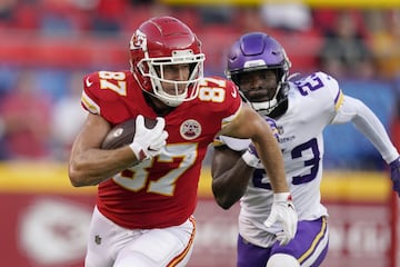 Kelce (105 recepciones, 1,416 yardas, 11 TDs en 2020) es el mejor tight end de la NFL. Punto.