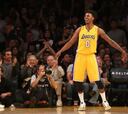 Los Lakers sorprenden a los Warriors sin Kobe Bryant